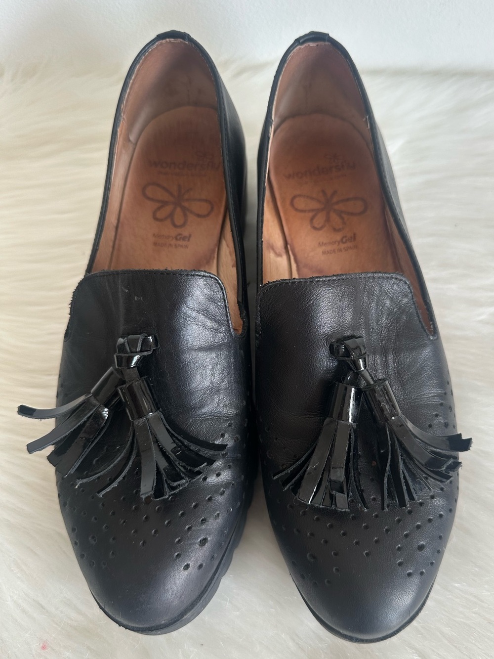 Wondersfly Womens Black Leather Tasseled Loafers w/ Memory Gel Insoles Sz39/8.5